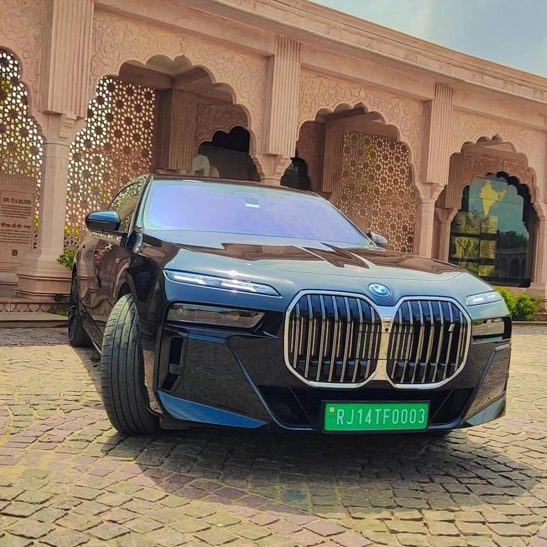 BMW i7 Series — Top BMW I7 Series rental Jaipur, BMW I7 Series wedding car rental Jaipur, BMW I7 Series rental Jaipur